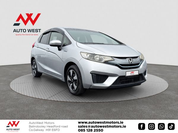 Honda Fit Hatchback, Petrol Hybrid, 2015, Silver