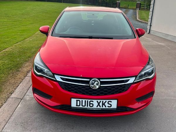 Vauxhall Astra Hatchback, Diesel, 2016, Red