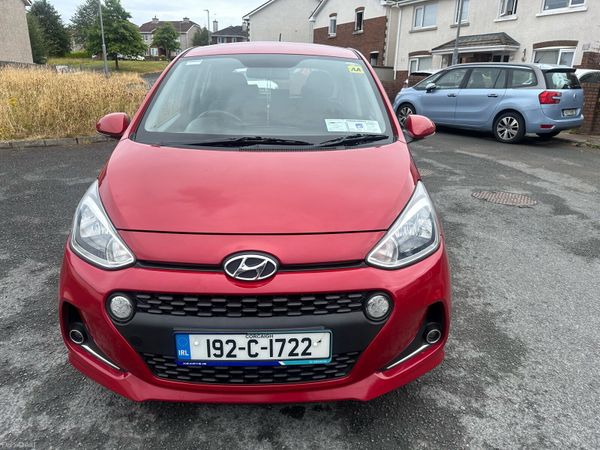 Hyundai i10 Hatchback, Petrol, 2019, Red