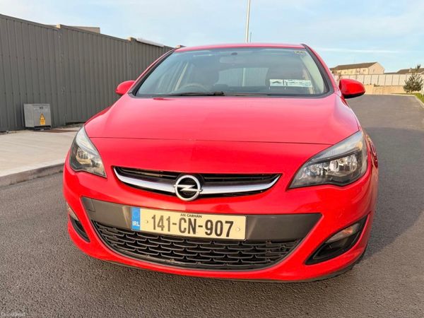 Opel Astra MPV, Diesel, 2014, Red