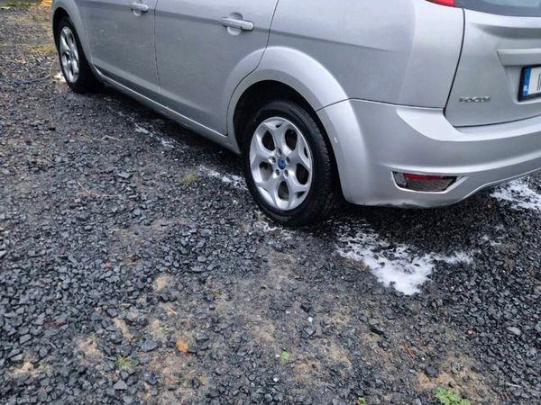 Ford Focus Hatchback, Diesel, 2011, Silver