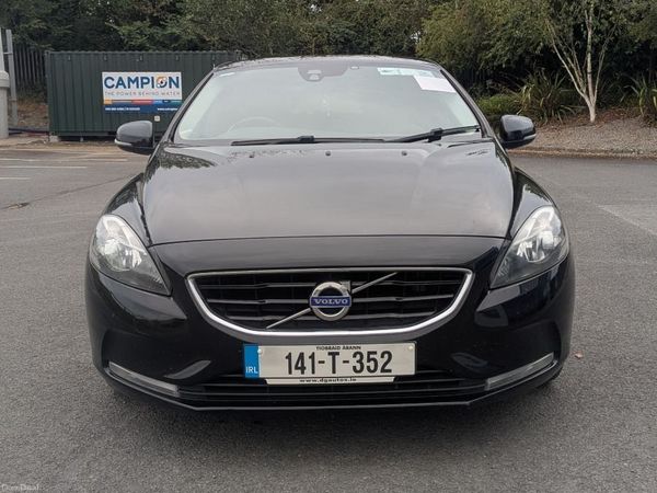 Volvo V40 Hatchback, Diesel, 2014, Black