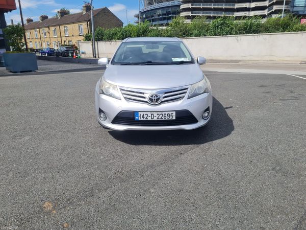 Toyota Avensis Estate, Petrol, 2014, Silver