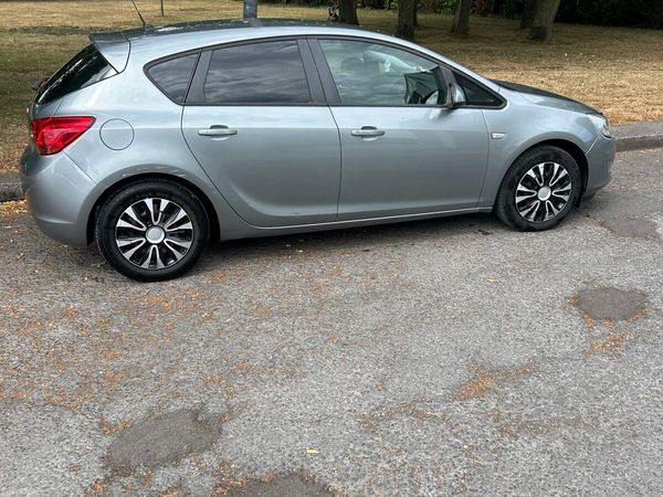 Opel Astra MPV, Diesel, 2012, Silver