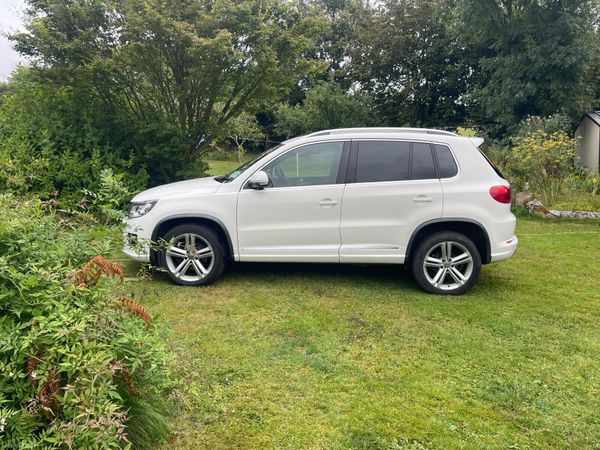 Volkswagen Tiguan SUV, Petrol, 2013, White