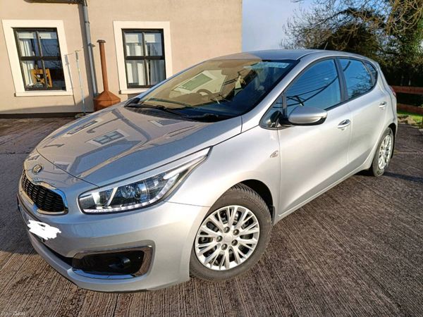 Kia Ceed Hatchback, Petrol, 2016, Silver