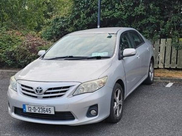 Toyota Corolla Saloon, Diesel, 2012, Silver