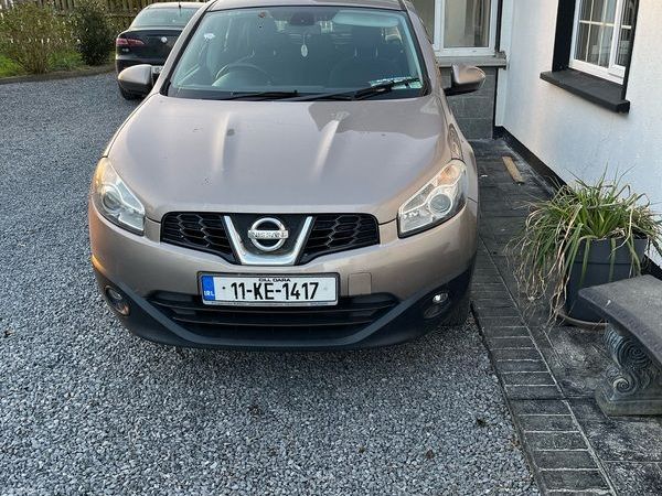 Nissan Qashqai Hatchback, Diesel, 2011, Brown