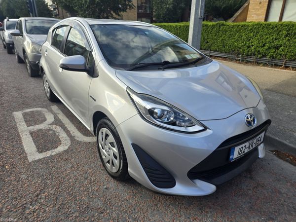 Toyota Aqua Hatchback, Petrol Hybrid, 2018, Silver