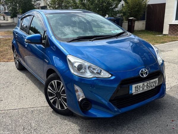 Toyota Aqua Hatchback, Petrol Hybrid, 2015, Blue