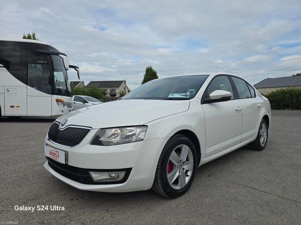 Skoda Octavia Saloon, Diesel, 2014, White