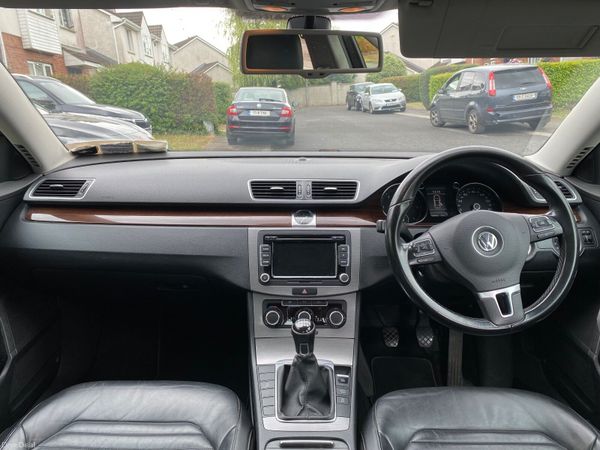 Volkswagen Passat Saloon, Diesel, 2012, Black