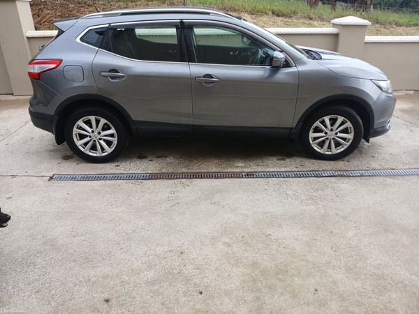Nissan Qashqai SUV, Diesel, 2017, Grey