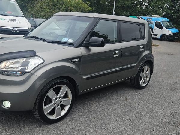 Kia Soul Hatchback, Diesel, 2009, Silver