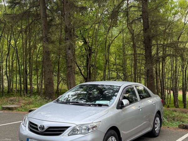Toyota Corolla Saloon, Diesel, 2010, Silver