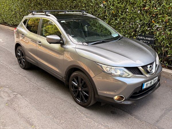 Nissan Qashqai Hatchback, Diesel, 2016, Grey