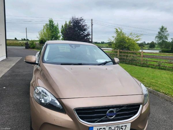 Volvo V40 Hatchback, Diesel, 2015, Bronze