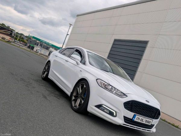 Ford Mondeo Hatchback, Diesel, 2017, White