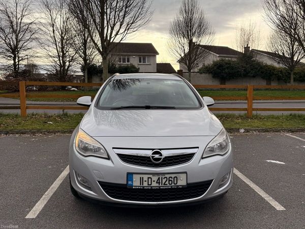 Opel Astra MPV, Diesel, 2011, Silver