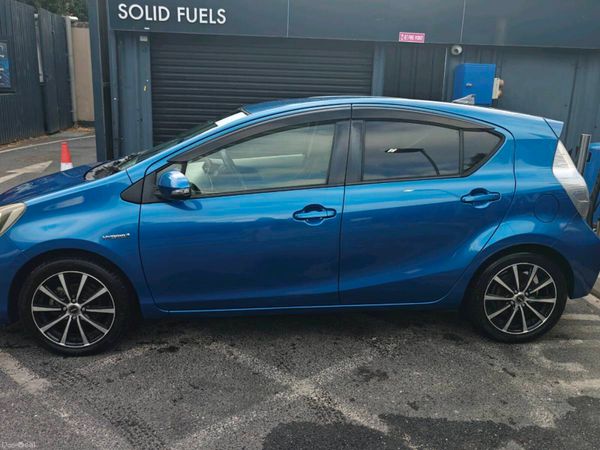 Toyota Aqua Hatchback, Petrol Hybrid, 2013, Blue