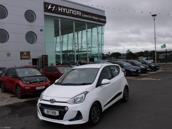 Hyundai i10 Hatchback, Petrol, 2018, White