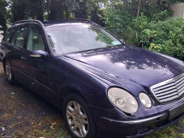 Mercedes-Benz E-Class Estate, Petrol, 2005, Blue