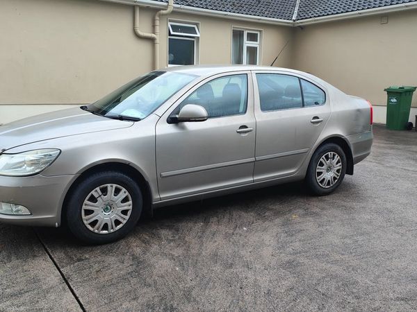 Skoda Octavia Hatchback, Diesel, 2010, Beige