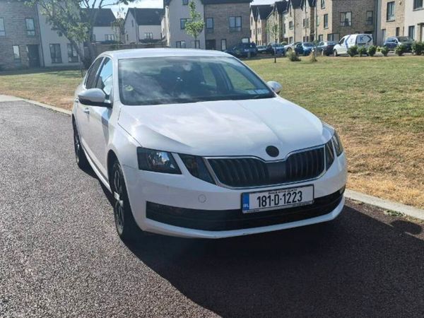 Skoda Octavia Saloon, Petrol, 2018, White