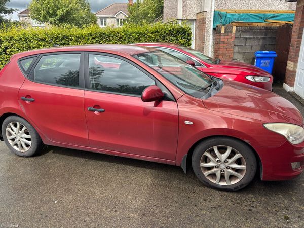 Hyundai i30 Hatchback, Petrol, 2008, Red