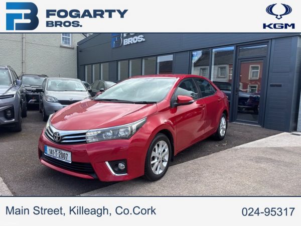 Toyota Corolla Saloon, Diesel, 2014, Red