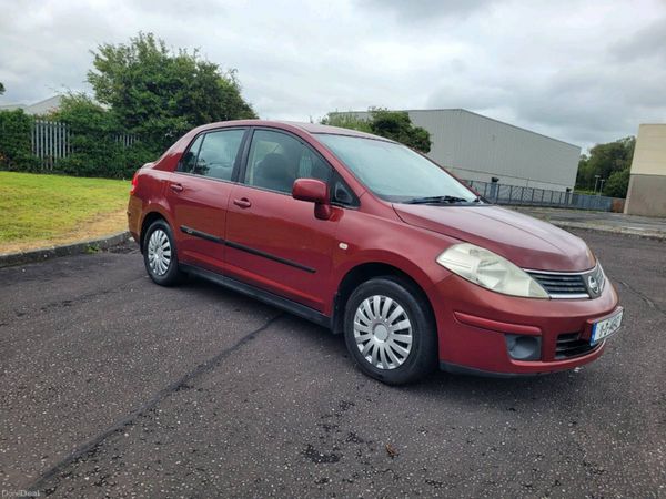 Nissan Tiida Saloon, Diesel, 2011, Red