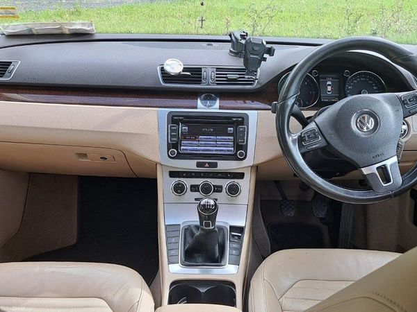 Volkswagen Passat Saloon, Diesel, 2014, Blue