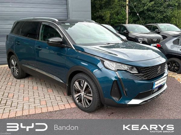 Peugeot 5008 MPV, Petrol, 2023, Blue