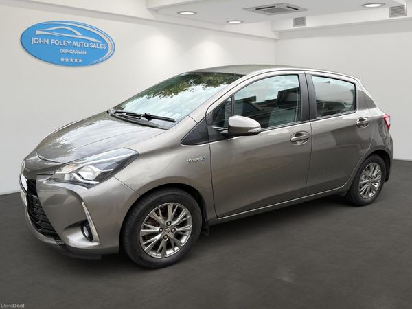 Toyota Yaris MPV, Petrol Hybrid, 2018, Grey