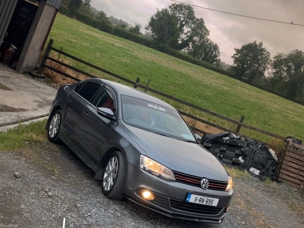 Volkswagen Jetta Saloon, Diesel, 2011, Grey