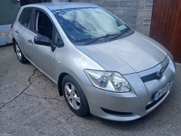 Toyota Auris Hatchback, Diesel, 2009, Silver