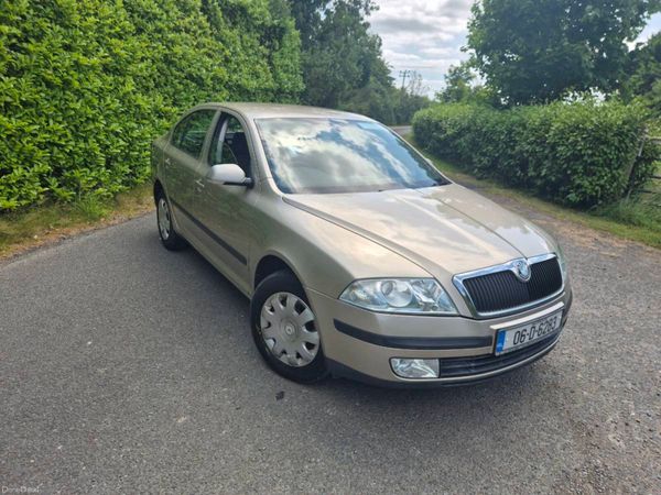 Skoda Octavia Hatchback, Petrol, 2006, Beige