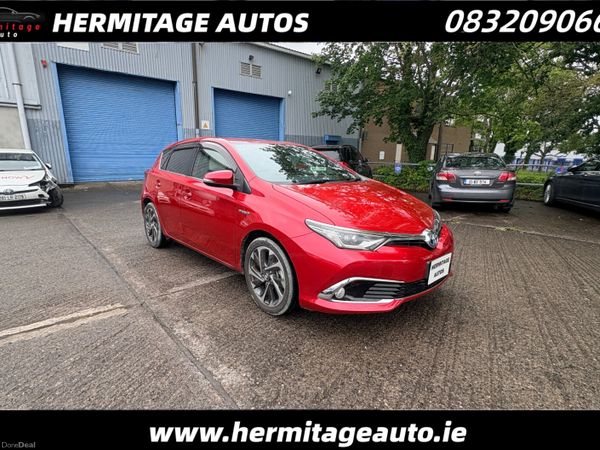 Toyota Auris Hatchback, Petrol Hybrid, 2016, Red