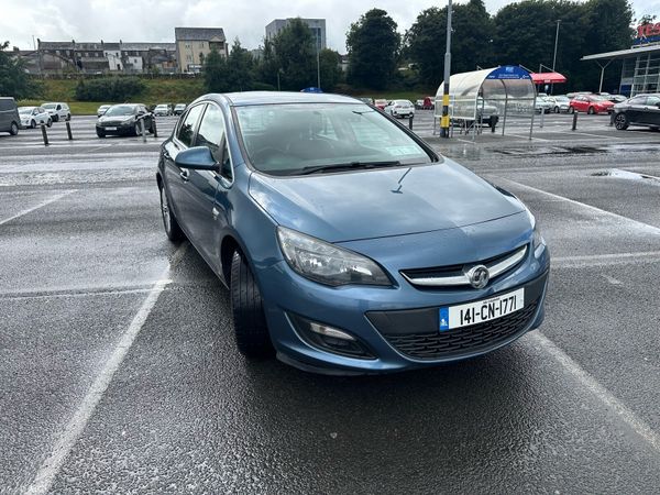 Vauxhall Astra Hatchback, Diesel, 2014, Blue