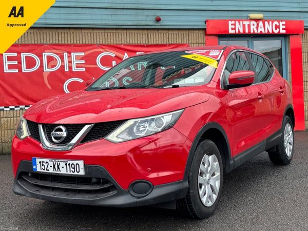 Nissan Qashqai Hatchback, Diesel, 2015, Red