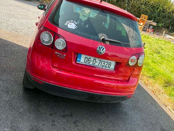 Volkswagen Golf Hatchback, Petrol, 2006, Red