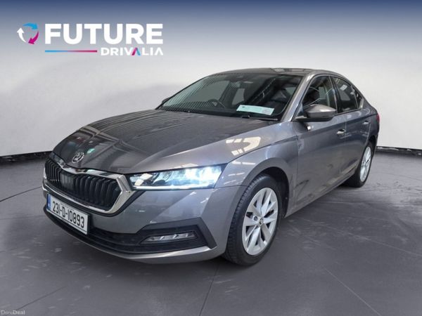 Skoda Octavia Hatchback, Diesel, 2023, Grey