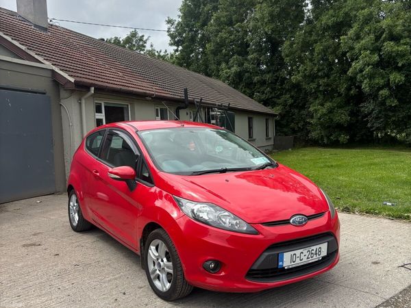 Ford Fiesta Hatchback, Petrol, 2010, Red