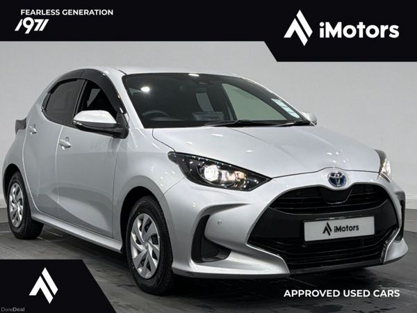 Toyota Yaris Hatchback, Petrol Hybrid, 2021, Silver