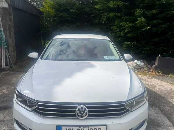 Volkswagen Passat Saloon, Diesel, 2016, White