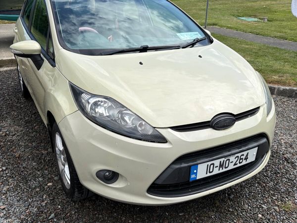 Ford Fiesta Hatchback, Diesel, 2010, Gold
