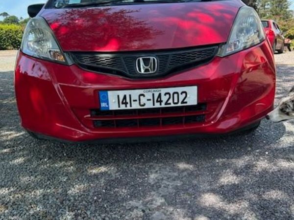 Honda Jazz Hatchback, Petrol, 2014, Red