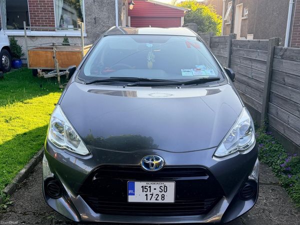 Toyota Aqua Hatchback, Petrol Hybrid, 2015, Silver