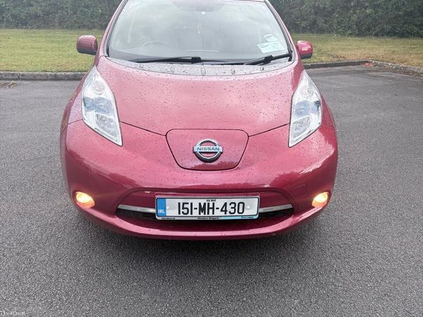 Nissan Leaf Hatchback, Electric, 2015, Red