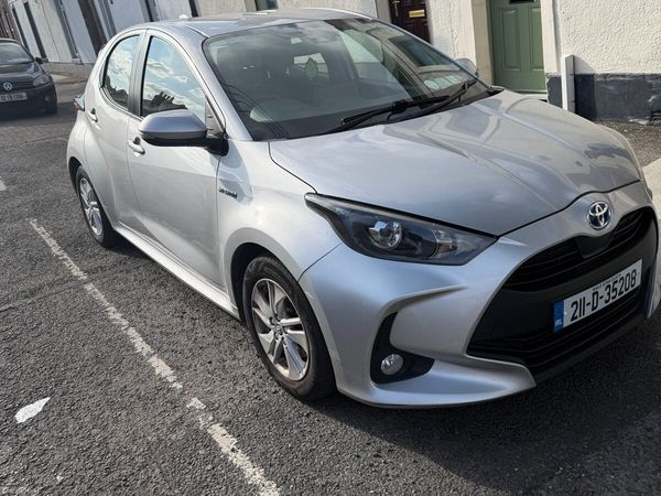 Toyota Yaris Hatchback, Petrol Hybrid, 2021, Grey